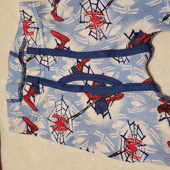 Two pair of Spiderman two piece pajamas - Picture 8 of 10